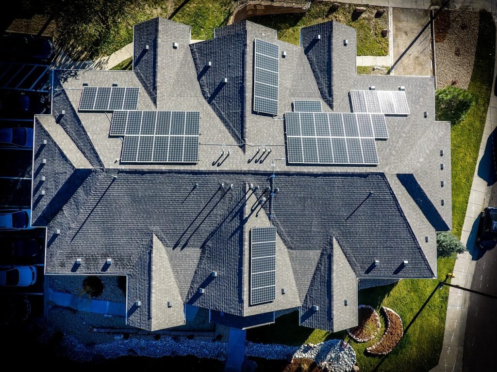 Adding Solar Panels To An Existing System
Why add more panels to your existing system?
Do you have another good spot for solar?
Can you have 2 solar PV systems?
What to keep in mind when adding panels
How will you know how many more solar panels to add?
Will new panels or battery storage be compatible with your existing system?
When Is Adding More Solar Panels a Bad Idea?
Alternatives To Adding Solar Panels To your Existing System
